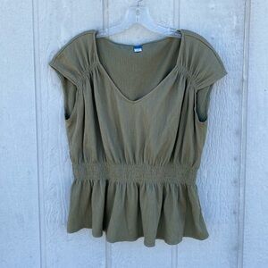 Bundle 3 for 50% off Old Navy Sage Green Crinkle Cap Sleeved Top